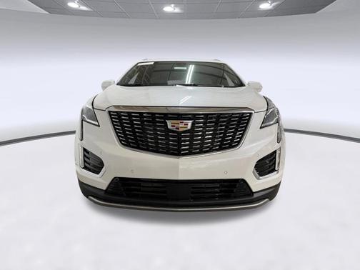 Crystal White Tricoat 2026 Cadillac XT5 Premium Luxury