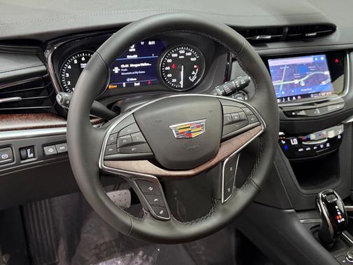 Crystal White Tricoat 2026 Cadillac XT5 Premium Luxury