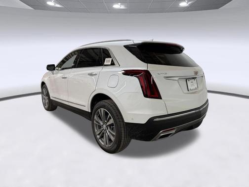 Crystal White Tricoat 2026 Cadillac XT5 Premium Luxury