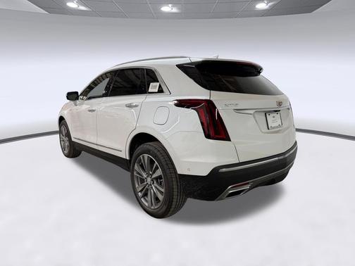 Crystal White Tricoat 2026 Cadillac XT5 Premium Luxury