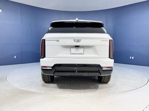 2025 Cadillac Escalade IQ Luxury 2