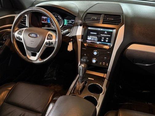 Tuxedo Black Metallic 2014 Ford Explorer XLT
