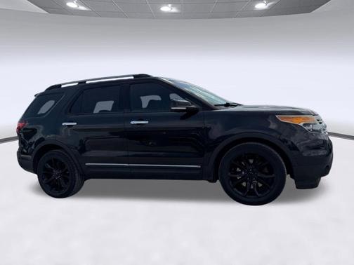 Tuxedo Black Metallic 2014 Ford Explorer XLT