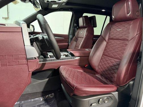 Vibrant White Tricoat 2026 Cadillac Escalade Luxury