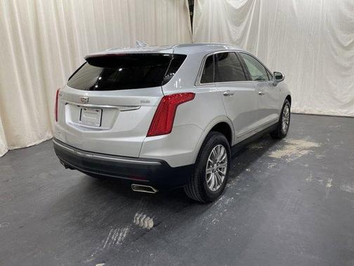 Photo 5 of 45 of 2017 Cadillac XT5 Luxury
