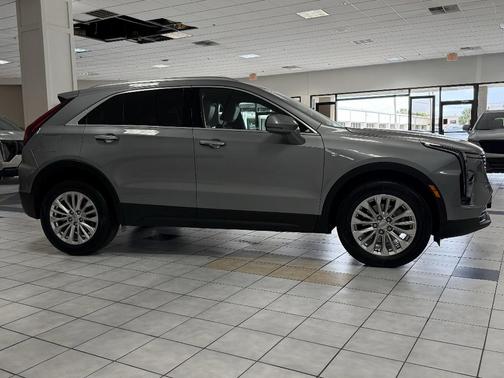 2024 Cadillac XT4 Luxury