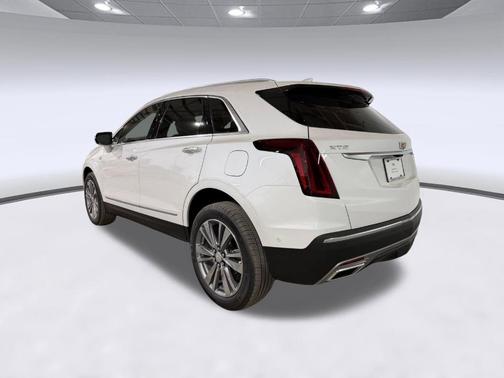 Crystal White Tricoat 2026 Cadillac XT5 Premium Luxury