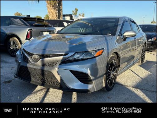 2020 Toyota Camry SE