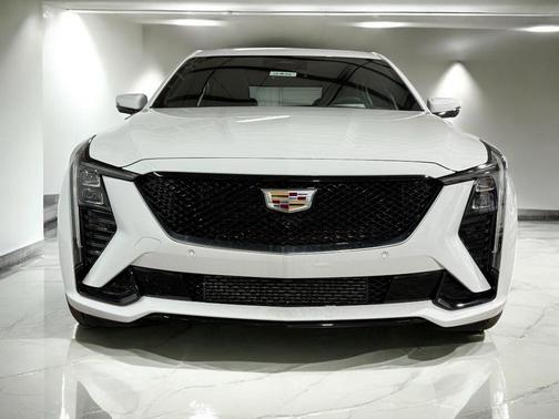 2025 Cadillac CT5 Sport