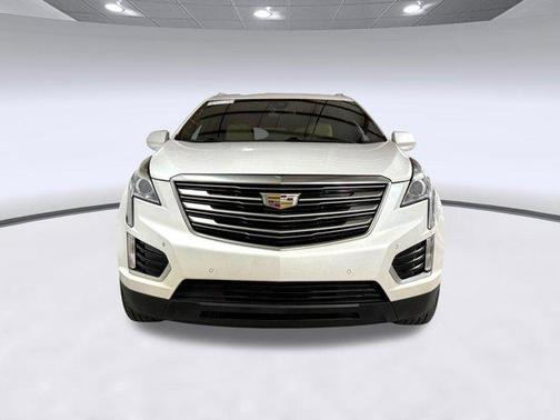 Crystal White Tricoat 2017 Cadillac XT5 Luxury