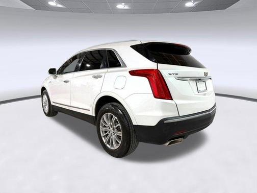 Crystal White Tricoat 2017 Cadillac XT5 Luxury