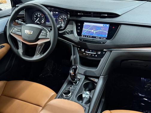 Emerald Lake Metallic 2026 Cadillac XT5 Premium Luxury