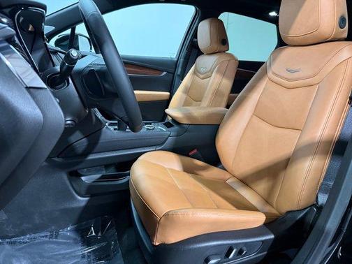 Emerald Lake Metallic 2026 Cadillac XT5 Premium Luxury