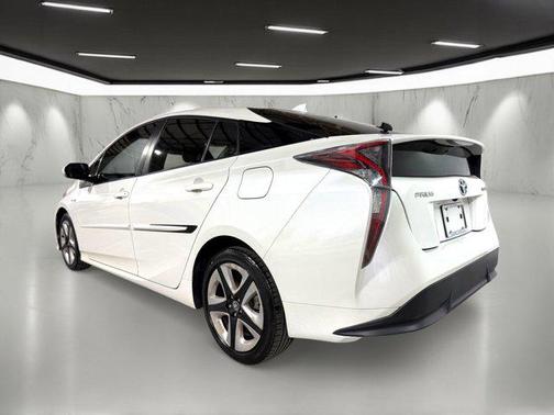 2016 Toyota Prius Three Touring