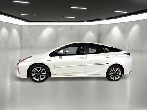 2016 Toyota Prius Three Touring