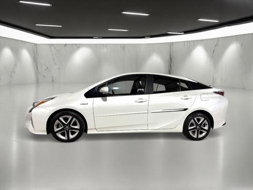 2016 Toyota Prius Three Touring