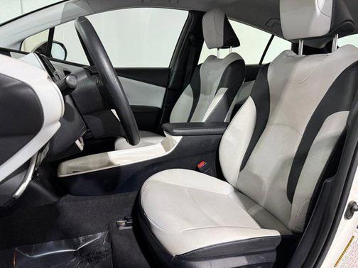 2016 Toyota Prius Three Touring