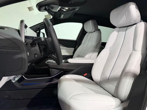 Vibrant White Tricoat 2027 Cadillac LYRIQ Sport