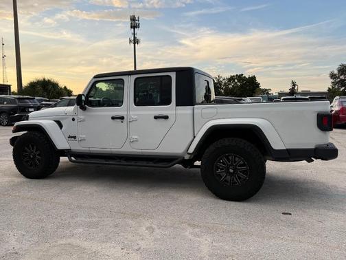2022 Jeep Gladiator Sport S