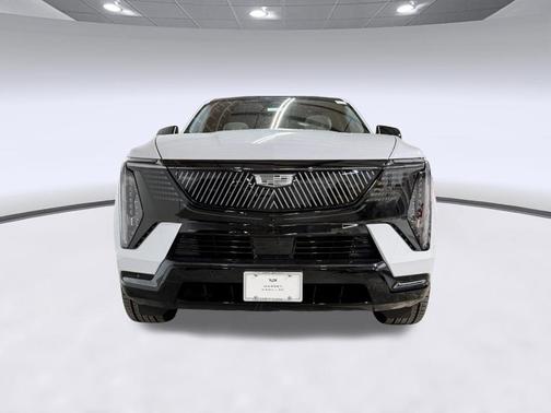 Vibrant White Tricoat 2026 Cadillac Escalade IQ Sport