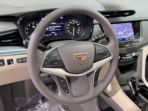 Crystal White Tricoat 2026 Cadillac XT5 Premium Luxury