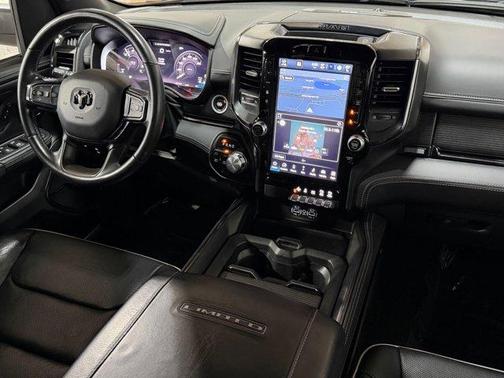 Diamond Black Crystal Pearlcoat 2023 RAM 1500 Limited