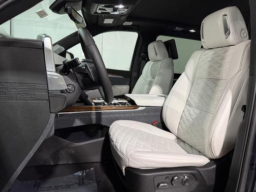 2025 Cadillac Escalade ESV Sport Platinum