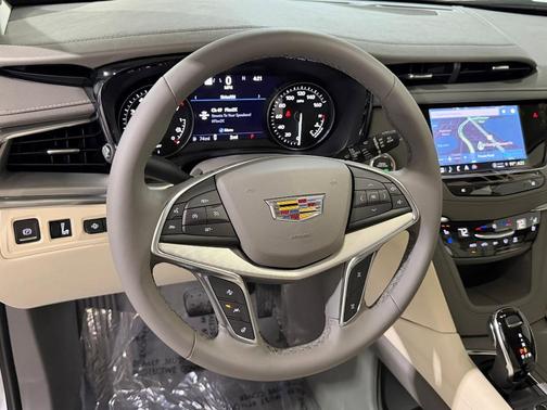Crystal White Tricoat 2026 Cadillac XT5 Premium Luxury