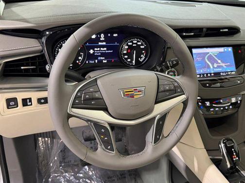 Crystal White Tricoat 2026 Cadillac XT5 Premium Luxury