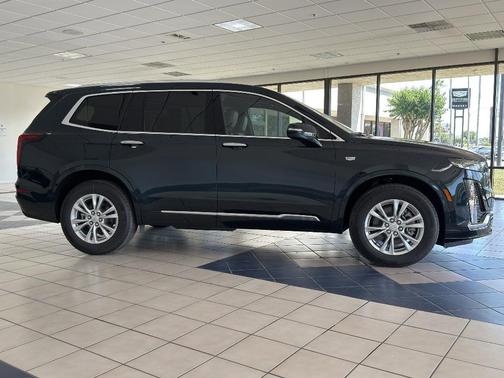 2025 Cadillac XT6 Luxury FWD