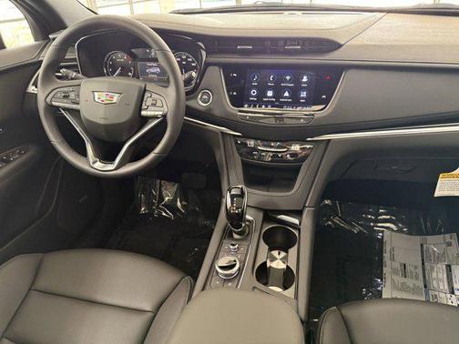 2025 Cadillac XT6 Luxury FWD