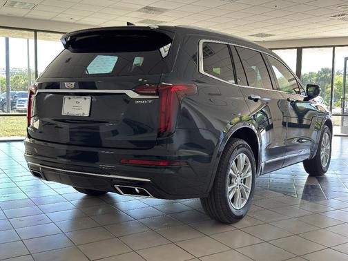 2025 Cadillac XT6 Luxury FWD