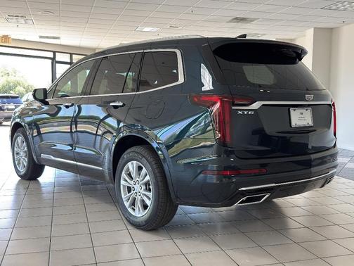 2025 Cadillac XT6 Luxury FWD