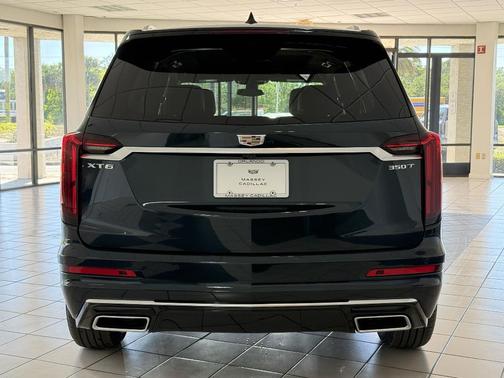 2025 Cadillac XT6 Luxury FWD