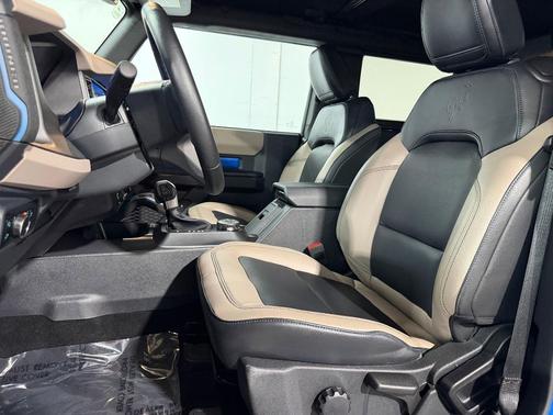 Velocity Blue Metallic 2024 Ford Bronco Wildtrak