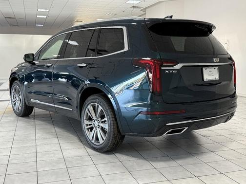 2025 Cadillac XT6 Premium Luxury FWD