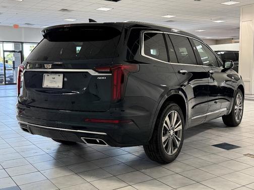 2025 Cadillac XT6 Premium Luxury FWD