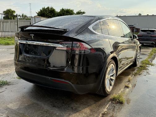 2018 Tesla Model X 75D