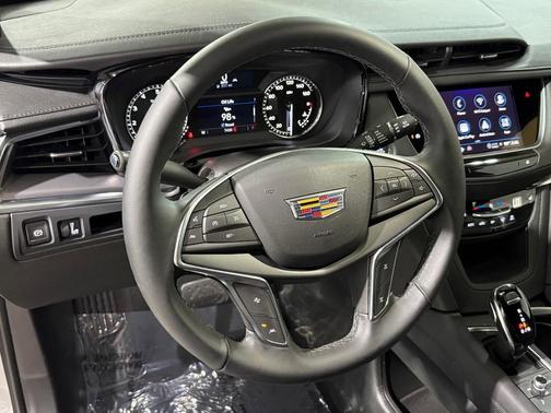 2025 Cadillac XT5 Luxury