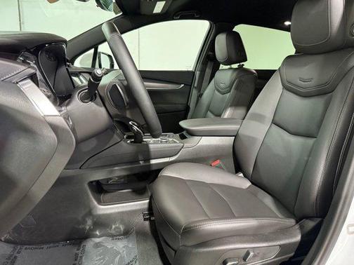 2025 Cadillac XT5 Luxury