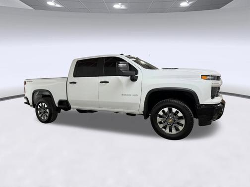 Summit White 2025 Chevrolet Silverado 2500 Custom