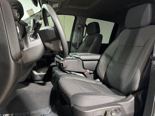 Summit White 2025 Chevrolet Silverado 2500 Custom