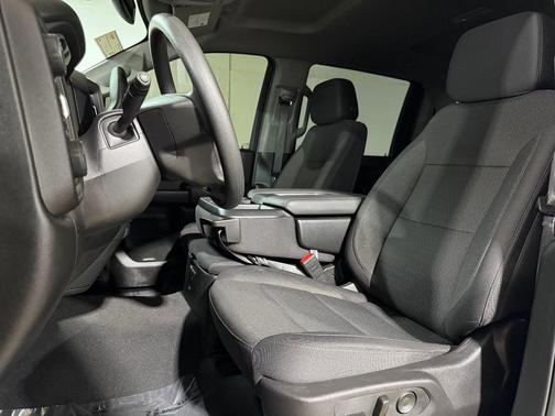 Summit White 2025 Chevrolet Silverado 2500 Custom