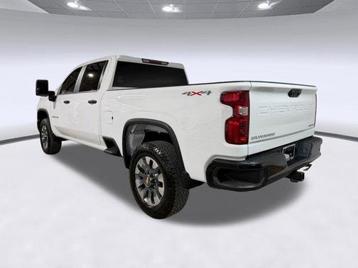 Summit White 2025 Chevrolet Silverado 2500 Custom