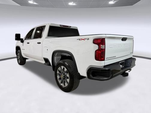 Summit White 2025 Chevrolet Silverado 2500 Custom