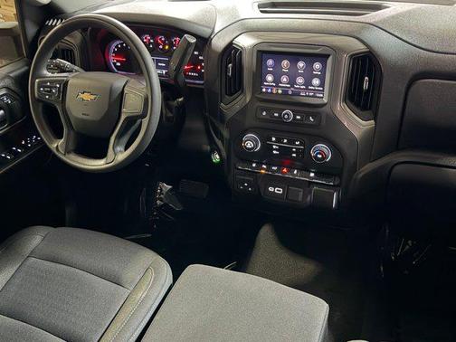 Summit White 2025 Chevrolet Silverado 2500 Custom