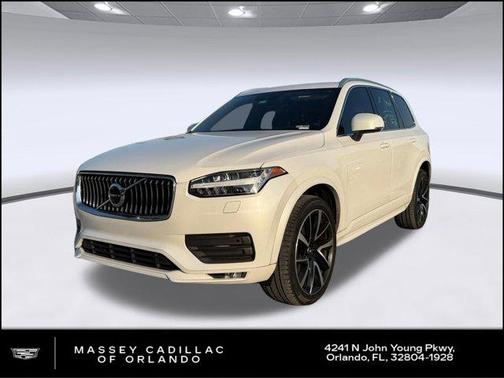 Crystal White Metallic 2020 Volvo XC90 T6 Momentum