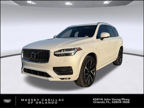 Crystal White Metallic 2020 Volvo XC90 T6 Momentum