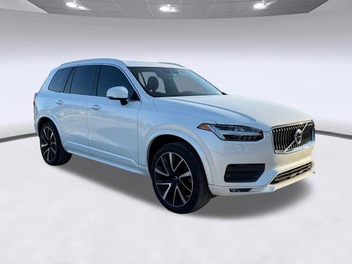 Crystal White Metallic 2020 Volvo XC90 T6 Momentum