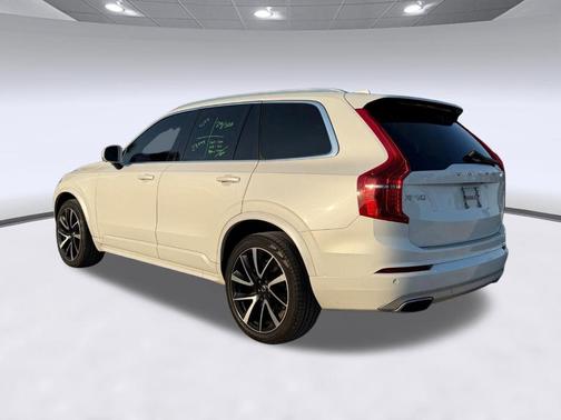 Crystal White Metallic 2020 Volvo XC90 T6 Momentum